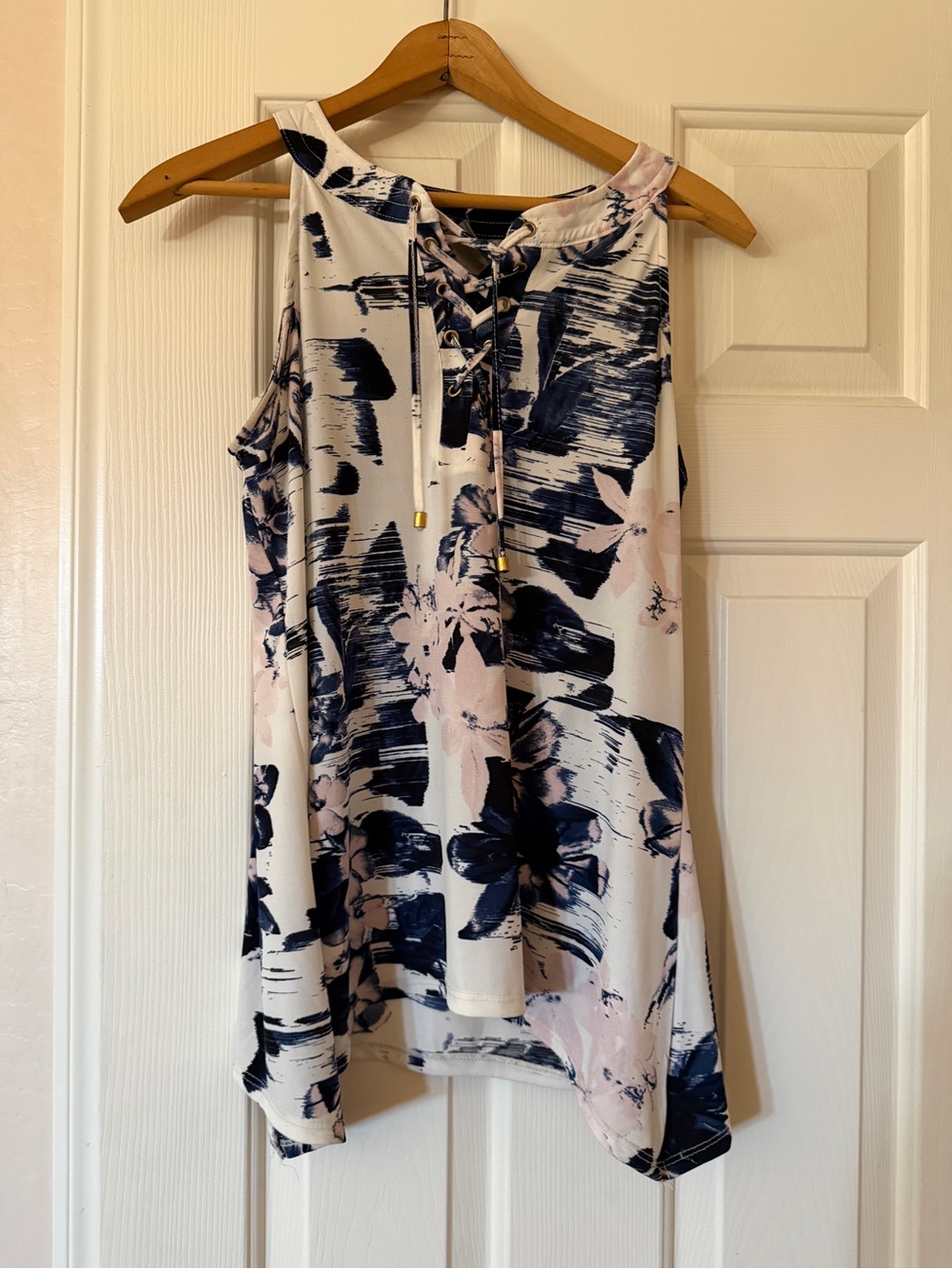 Daisy Fuentes Size S Tank Top
